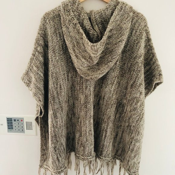 NWOT, Garage Hooded Knit Poncho Size S - Picture 9 of 17